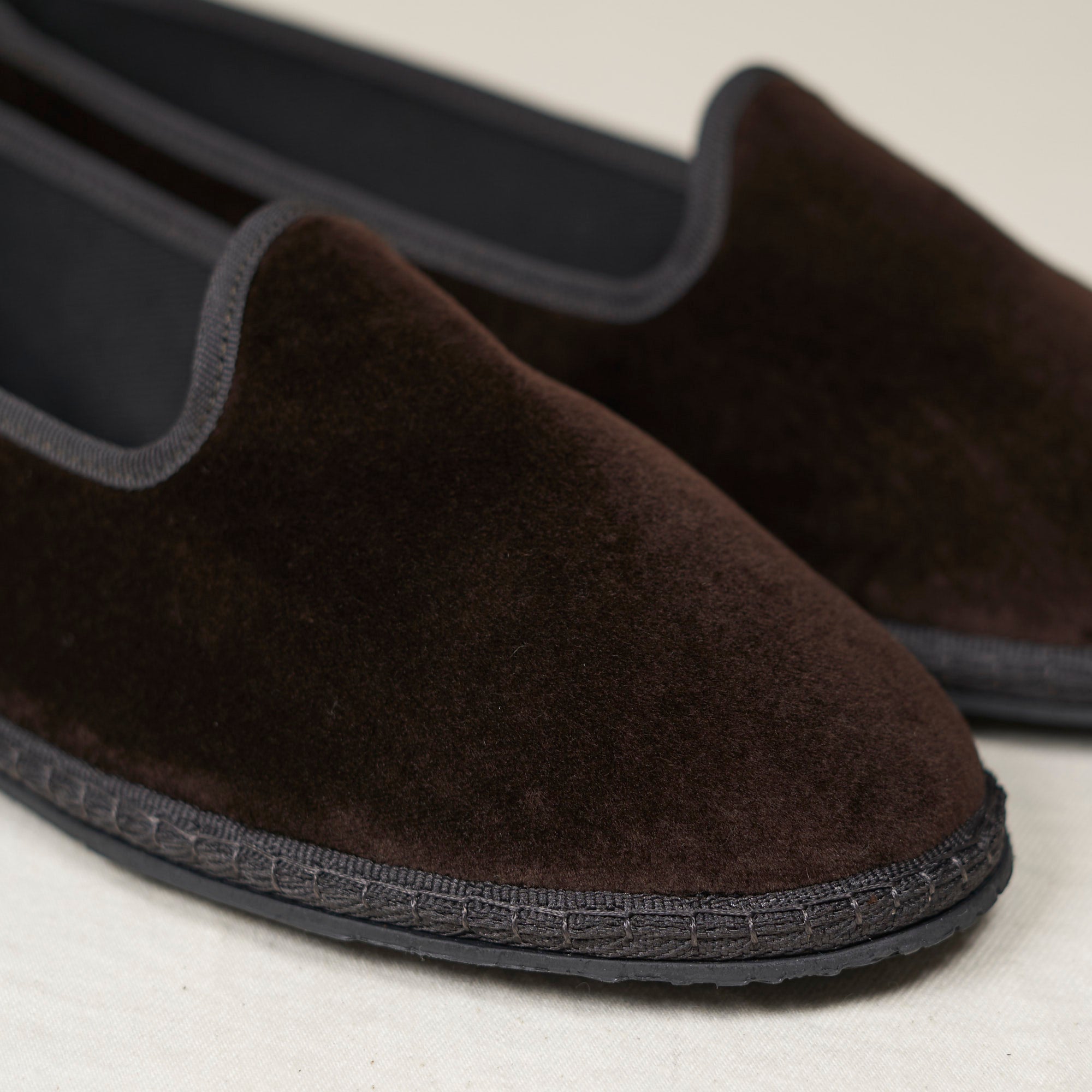 Forum Slipper - Chocolate