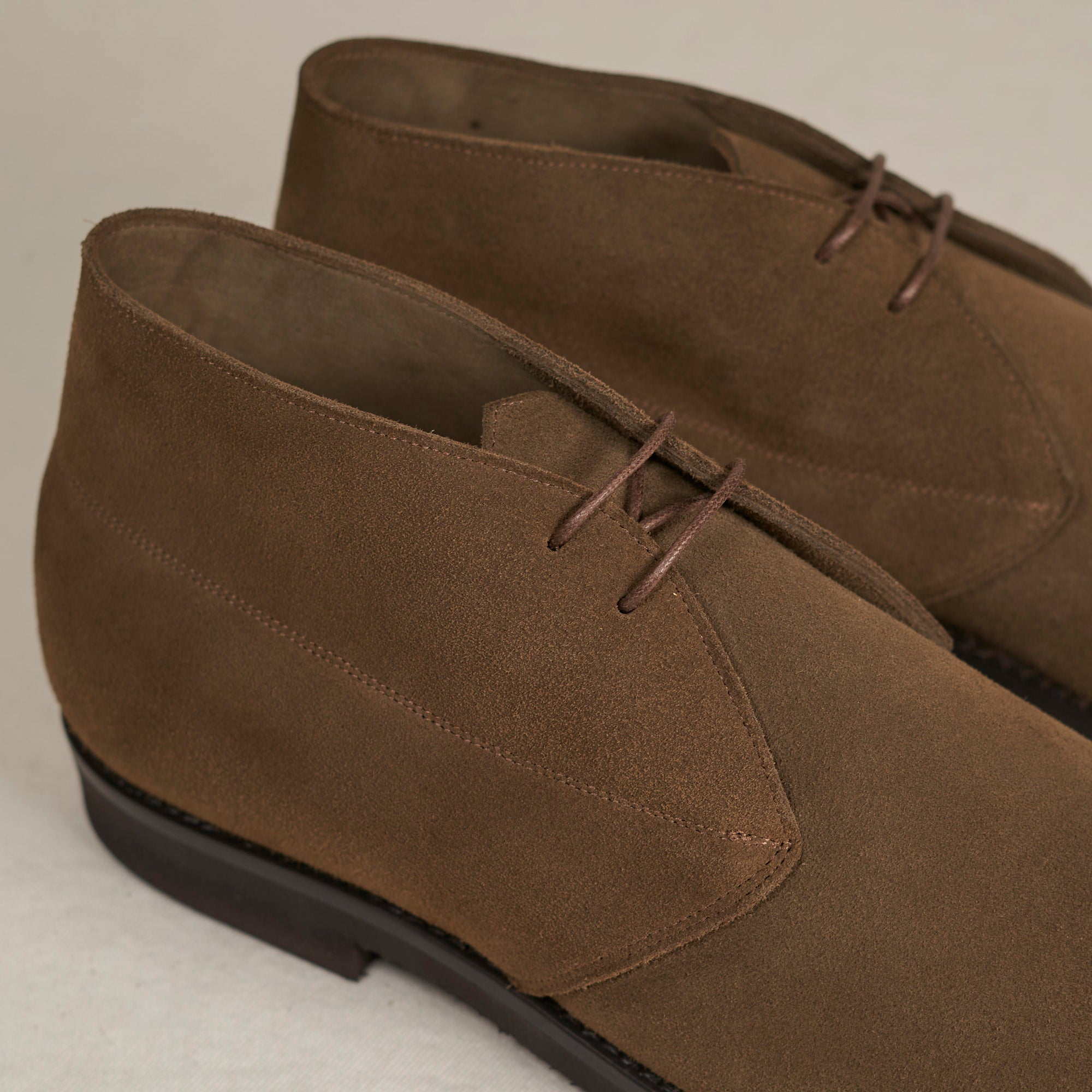 Voyager - Antelope Suede