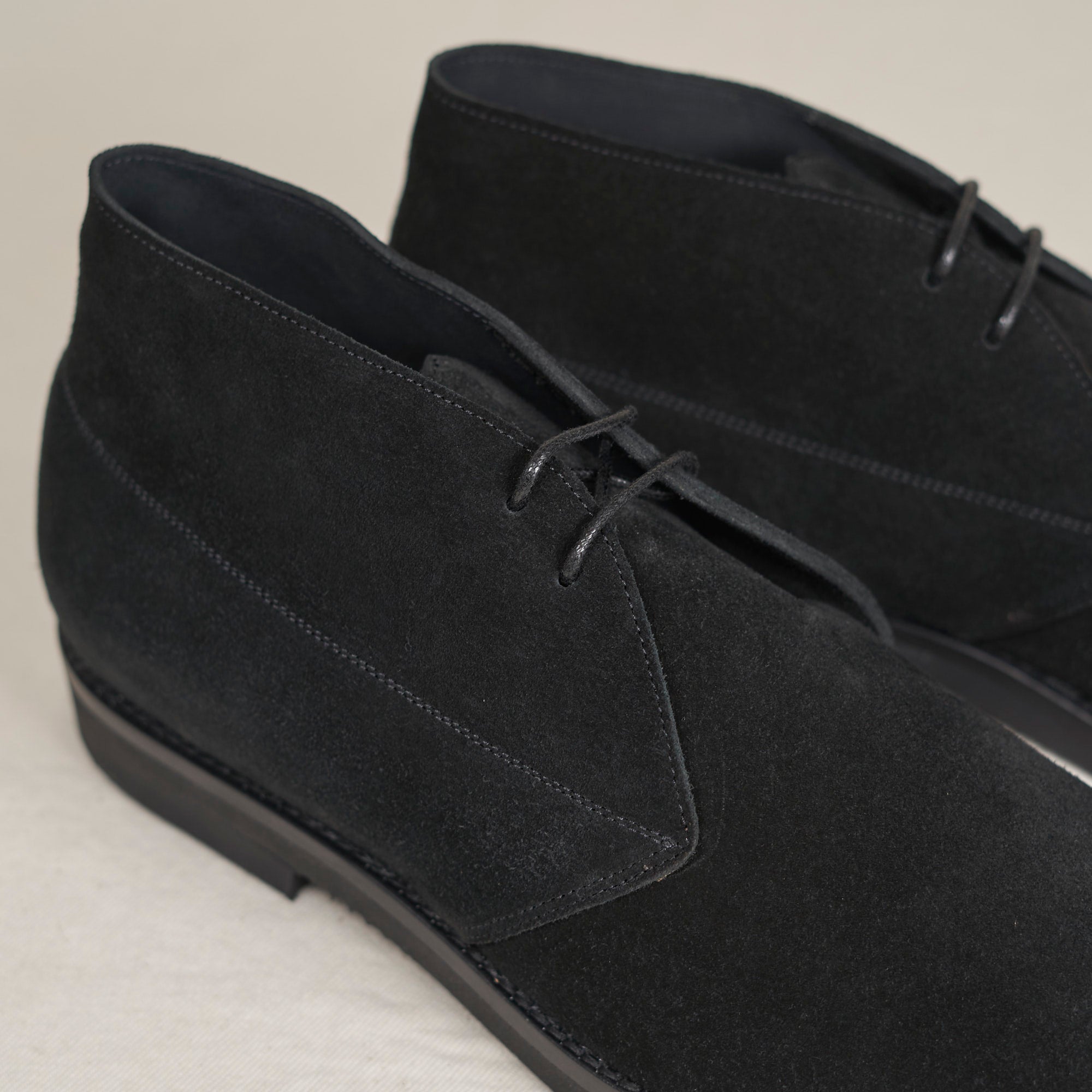 Voyager - Black Suede