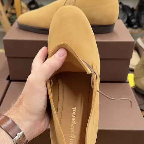 Voyager - Caramel Suede